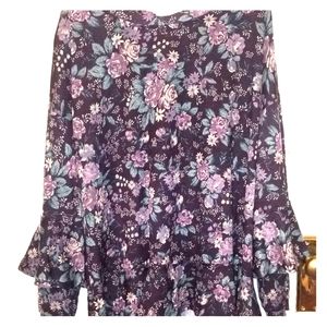 Cute top with unique closure back